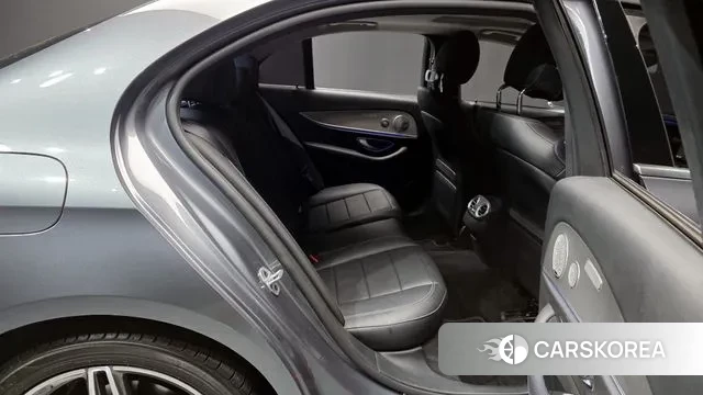 Mercedes-Benz E-Class W213 2018 Серый из Кореи, фото 3