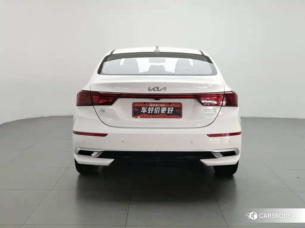 Kia K3 2022 Белый из Китая, фото 3