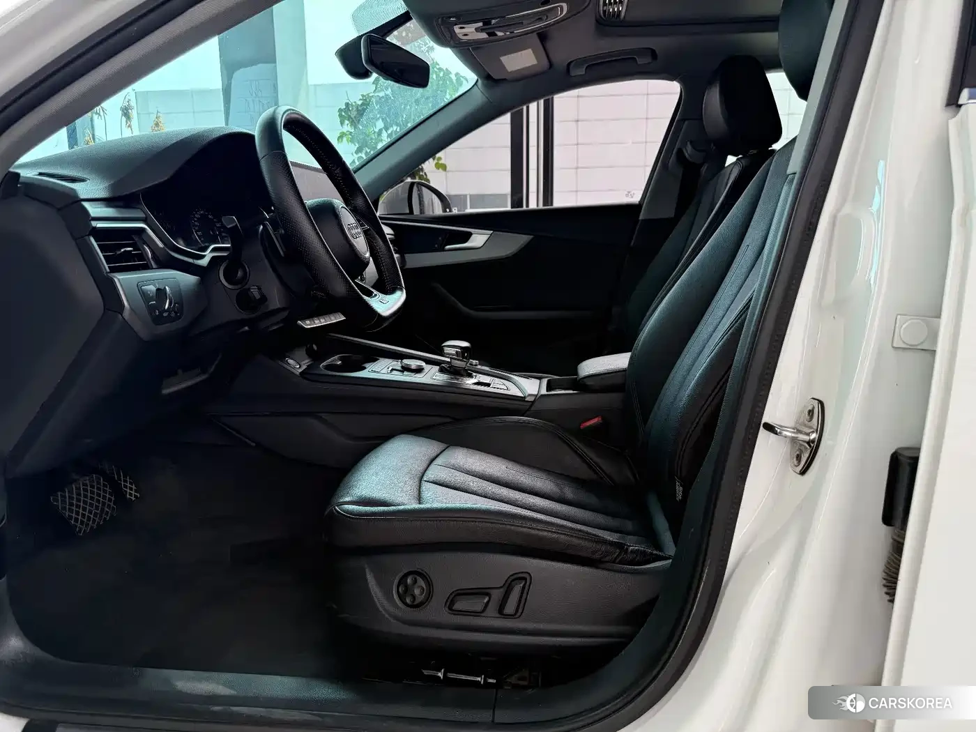 Audi A4L 2018 Белый из Китая, фото 3