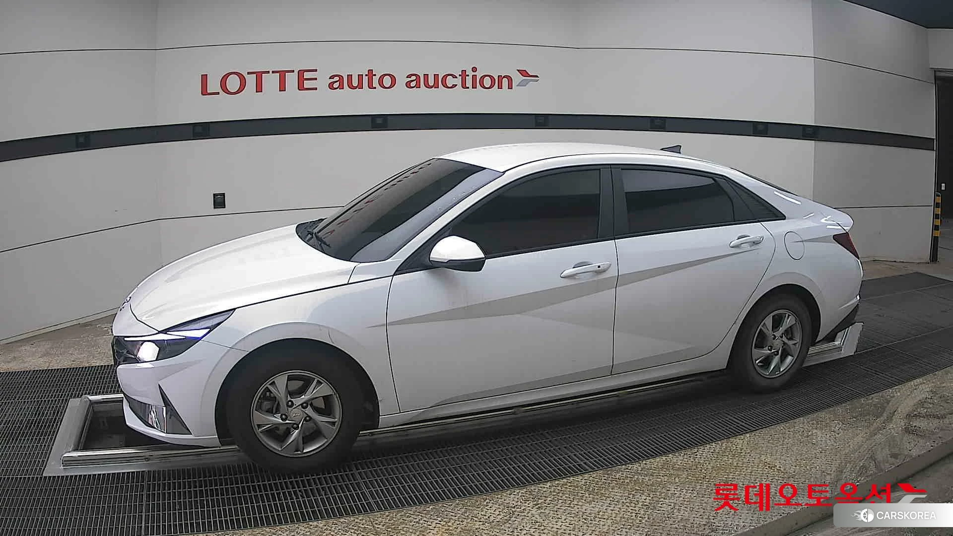 Hyundai Avante 2023 Polar White из Кореи, фото 3