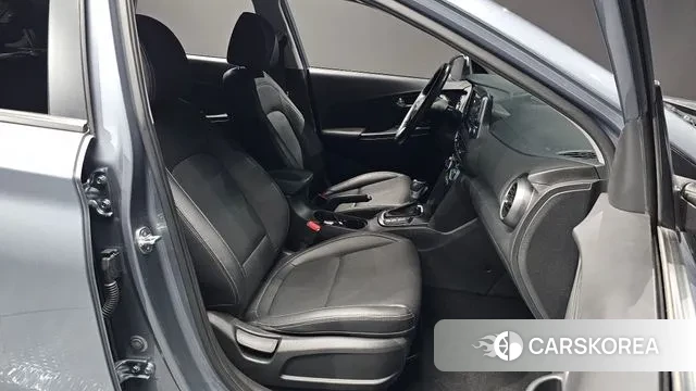 Hyundai Kona 2018 Серебристо-серый из Кореи, фото 3