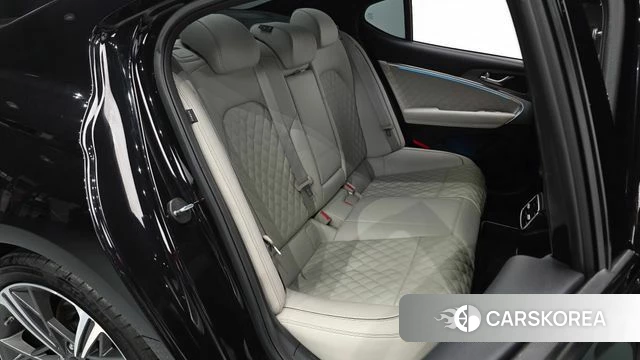 Genesis The New G70 2024 Черный из Кореи, фото 3