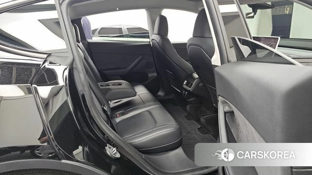 Tesla Model Y 2024 Черный из Кореи, фото 3