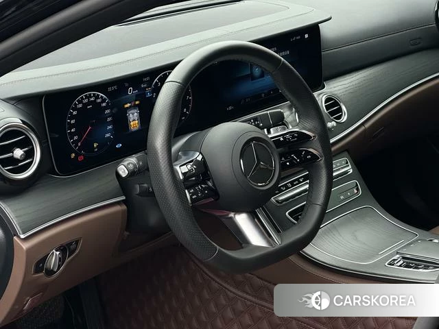Mercedes-Benz E-class 2023 Черный из Китая, фото 3