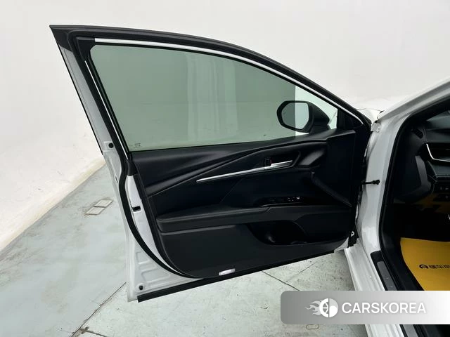 Toyota Camry 2024 Белый из Китая, фото 3