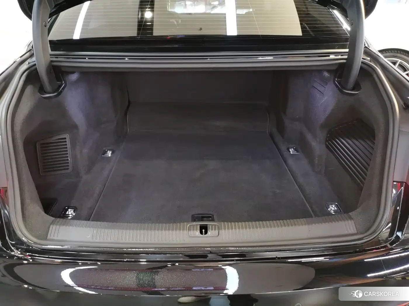 Audi A8 2018 Черный из Китая, фото 3