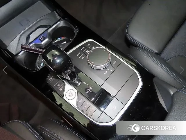 BMW 1 Series (F40) 2023 Белый из Кореи, фото 3