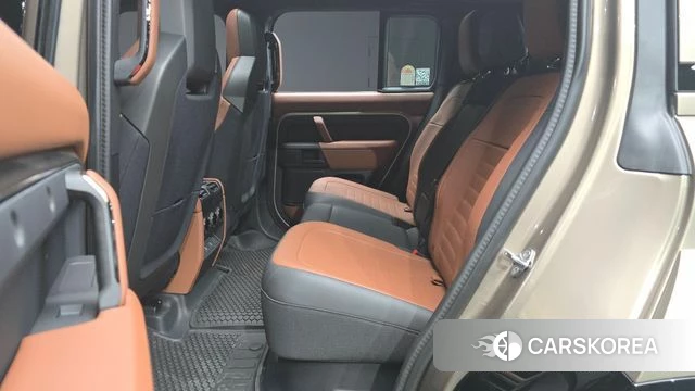 Land Rover Defender (L663) 2025 Золотой из Кореи, фото 3