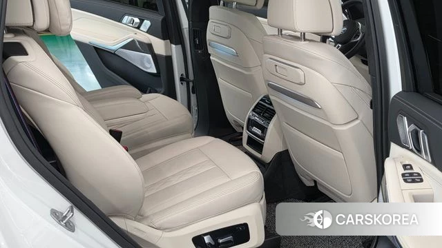 BMW X7 (G07) 2025 Белый из Кореи, фото 3