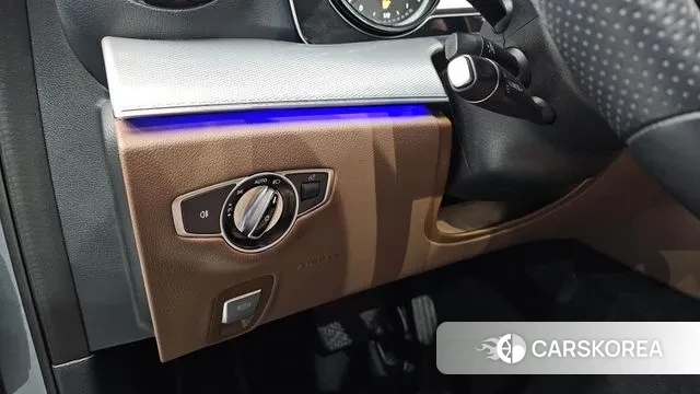 Mercedes-Benz E-Class W213 2018 Серебряный из Кореи, фото 3