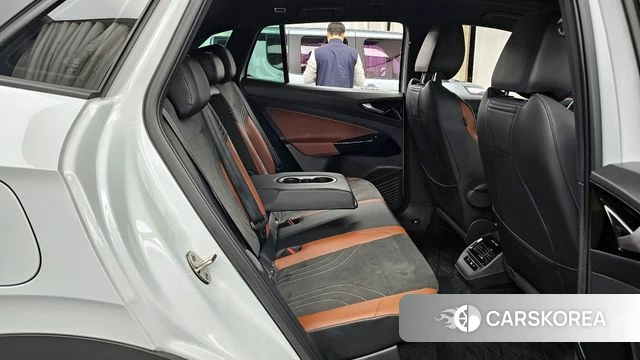 Volkswagen ID.4 2023 Белый из Кореи, фото 3