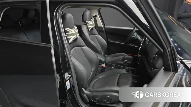 Mini Cooper Countryman 2023 Черный из Кореи, фото 3