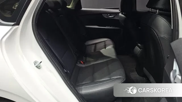 Kia The New K3 2nd generation 2022 Белый из Кореи, фото 3