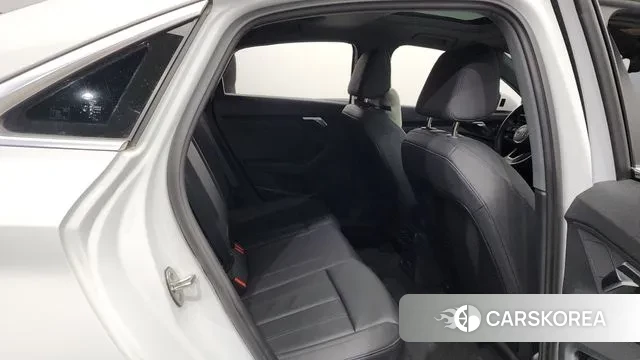 Audi A3 (8Y) 2023 Белый из Кореи, фото 3