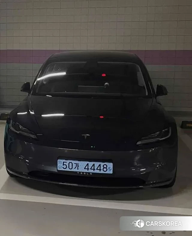 Tesla Model 3 2025 Серый из Кореи, фото 3