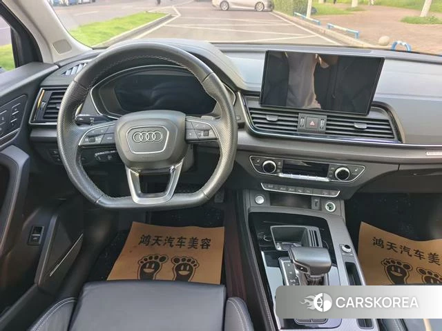 Audi Q5L 2021 Темно-серый из Китая, фото 3