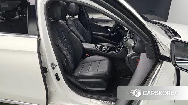 Mercedes-Benz E-Class W213 2018 Белый из Кореи, фото 3