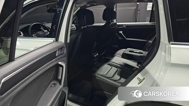 Volkswagen Tiguan second Generation 2022 Белый из Кореи, фото 3