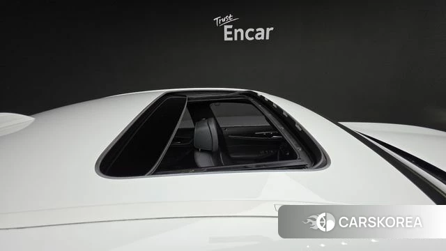 BMW 5 Series (G30) 2022 Белый из Кореи, фото 3