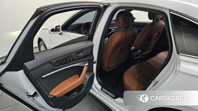 Audi A6 (C8) 2021 Белый из Кореи, фото 3