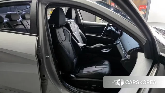 Hyundai The New Avante (CN7) 2023 Серебристо-серый из Кореи, фото 3