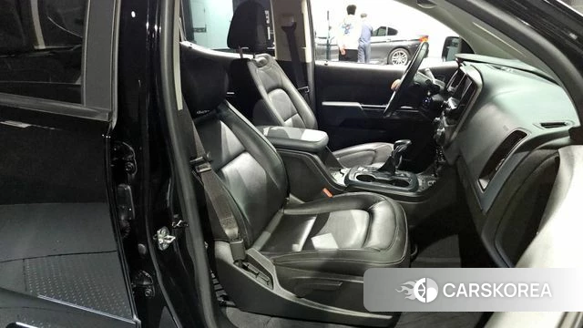 Chevrolet (GM Daewoo) Real New Colorado 2022 Черный из Кореи, фото 3