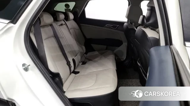 Kia Sportage 5th Generation Hybrid 2021 Белый из Кореи, фото 3