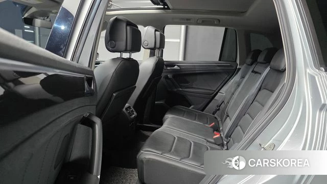 Volkswagen Tiguan second Generation 2018 Серебристо-серый из Кореи, фото 3