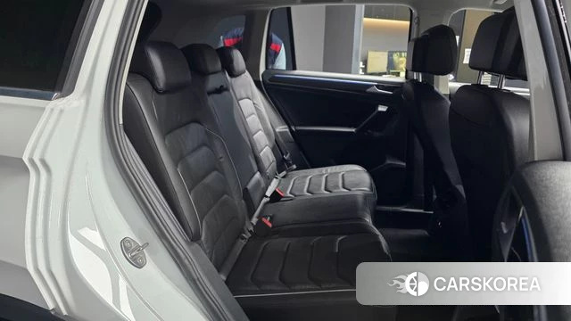 Volkswagen Tiguan second Generation 2022 Белый из Кореи, фото 3
