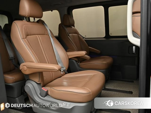 Hyundai Staria 2023 Черный из Кореи, фото 3