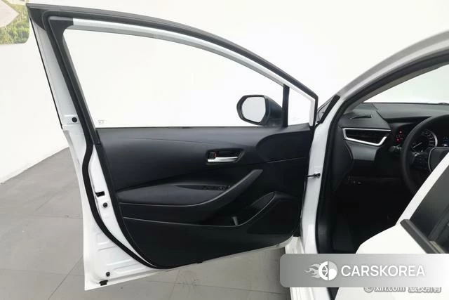 Toyota Corolla 2021 Белый из Китая, фото 3