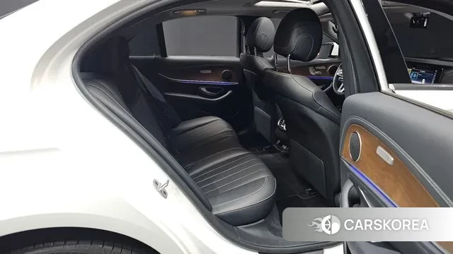 Mercedes-Benz E-Class W213 2019 Белый из Кореи, фото 3