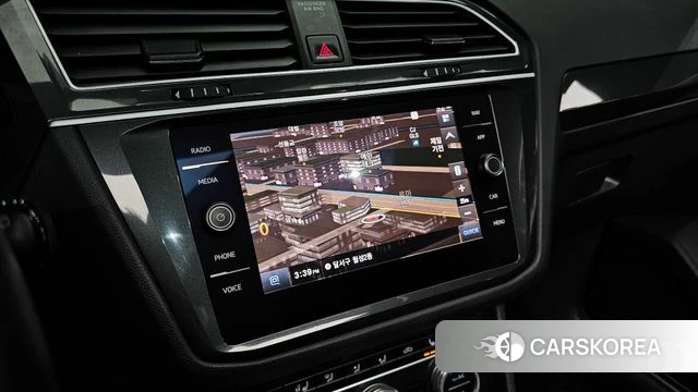 Volkswagen Tiguan second Generation 2019 Белый из Кореи, фото 3