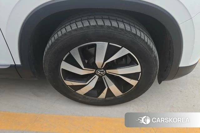 Volkswagen Tanyue 2022 Белый из Китая, фото 3