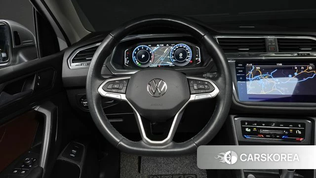 Volkswagen Tiguan Allspace 2022 Белый из Кореи, фото 3
