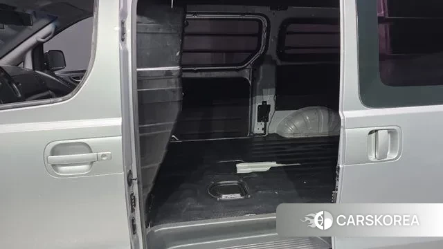 Hyundai The New Grand Starex 2018 Серебристо-серый из Кореи, фото 3