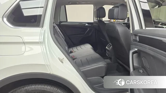 Volkswagen Tiguan second Generation 2022 Белый из Кореи, фото 3