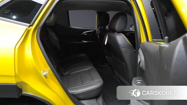 Chevrolet (GM Daewoo) Trax Crossover 2023 Золотой из Кореи, фото 3