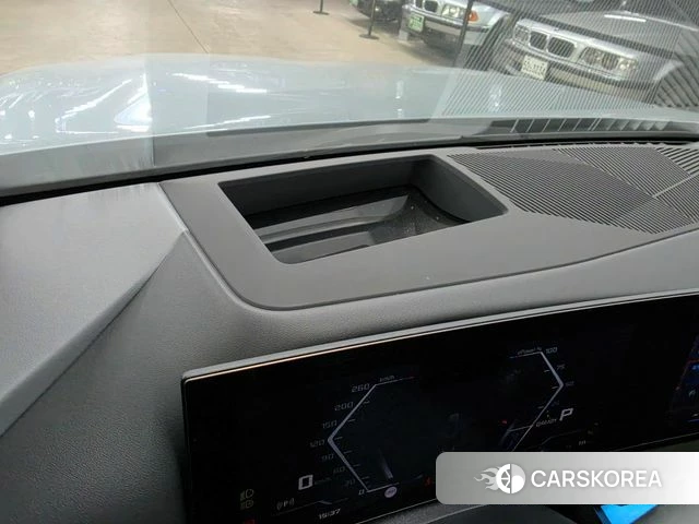 BMW i5 (G60) 2024 Небесно-голубой из Кореи, фото 3
