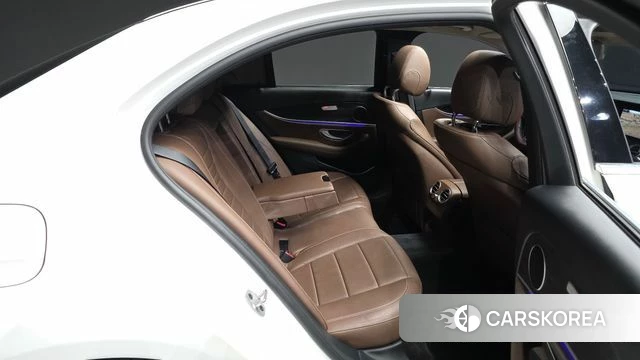 Mercedes-Benz E-Class W213 2018 Белый из Кореи, фото 3