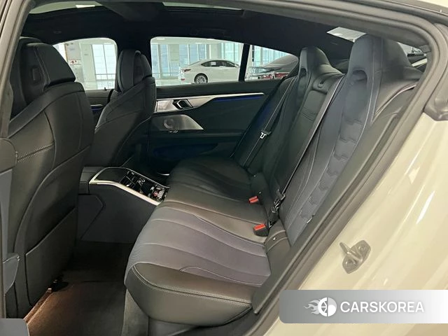 BMW 8 Series (G15) 2025 Белый из Кореи, фото 3