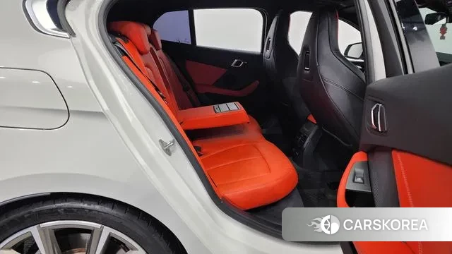 BMW 1 Series (F40) 2023 Белый из Кореи, фото 3