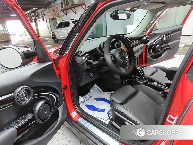 Mini Cooper 2022 Красный из Кореи, фото 3