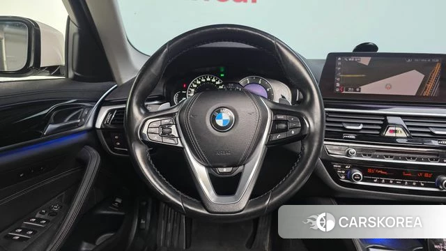 BMW 5 Series (G30) 2019 Белый из Кореи, фото 3