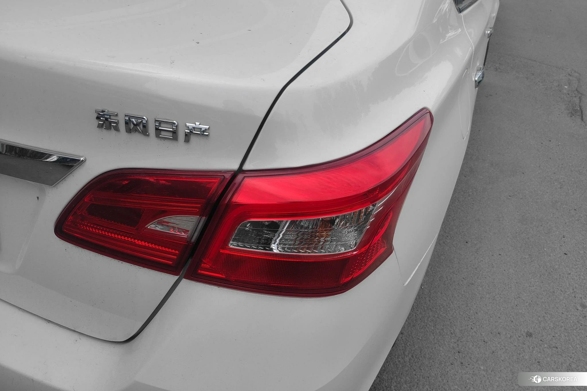 Nissan Sylphy 2021 Белый из Китая, фото 3