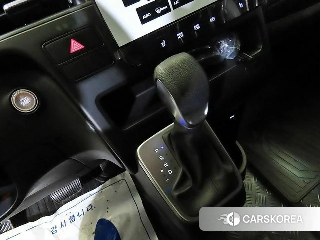 Hyundai Staria 2025 Черный из Кореи, фото 3