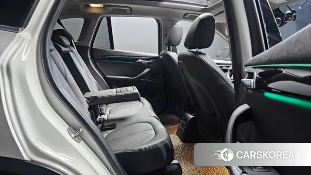 BMW X1 (F48) 2022 Белый из Кореи, фото 3