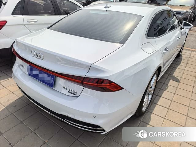 Audi A7L 2023 Белый из Китая, фото 3