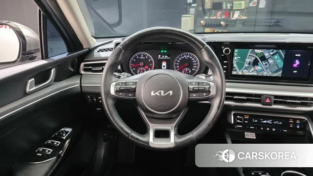 Kia K5 3rd generation 2023 Серебряный из Кореи, фото 3