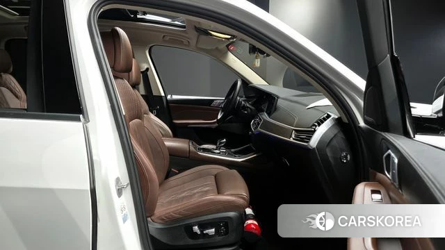 BMW X7 (G07) 2022 Белый из Кореи, фото 3